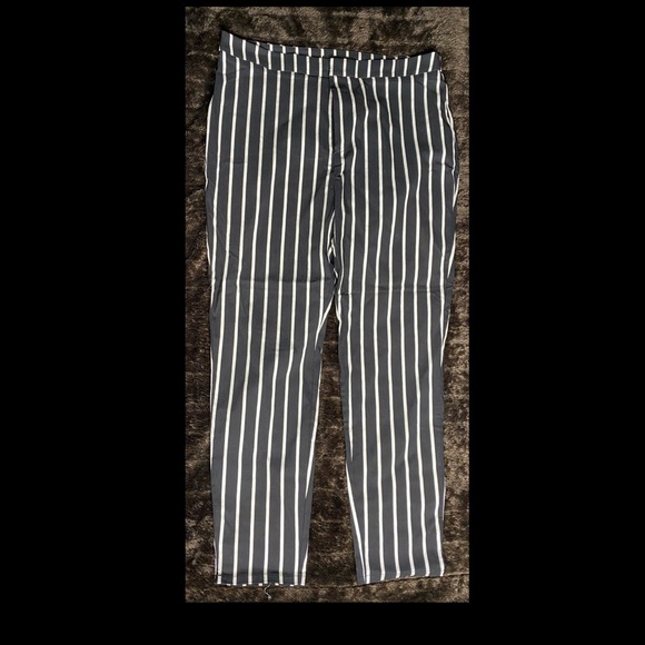 Forever 21 Pants - Forever 21 pants Forever 21 Pants - Forever 21 pants